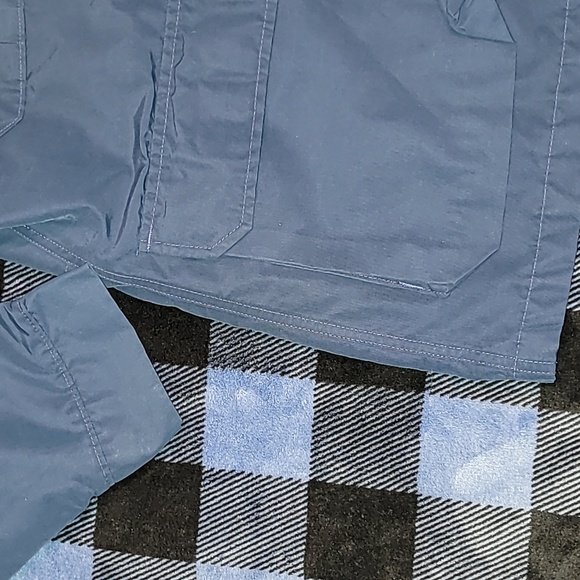 Vintage. Made in USA. Woolrich The Woman. Full-zip w/snap buttons. Medium - Picture 5 of 15